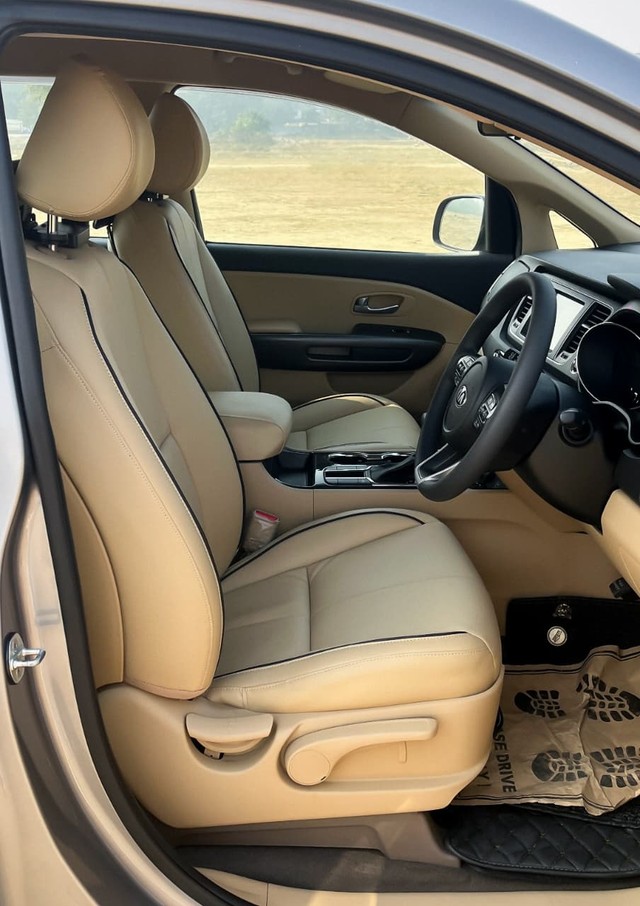 Second-hand 2021 Kia Carnival Premium for sale in New Delhi-6