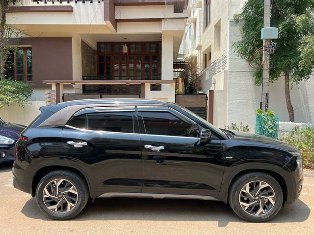 https://images10.gaadi.com/usedcar_image/UP1A.231005.007/original/2d4b7d2a-4baa-4a69-9016-9874a26eb8ad.jpg?imwidth=6401