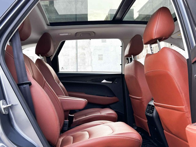 Second-hand 2021 MG Hector Plus Sharp CVT for sale in New Delhi-19