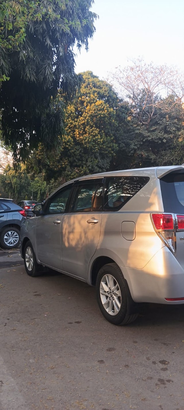 Second-hand 2016 Toyota Innova 2.5 GX (Diesel) 7 Seater BS IV for sale in New Delhi-6
