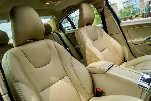 Volvo S60 D4 Momentum BSIV Second-hand 2018 Volvo S60 D4 Momentum BSIV for sale in New Delhi-14