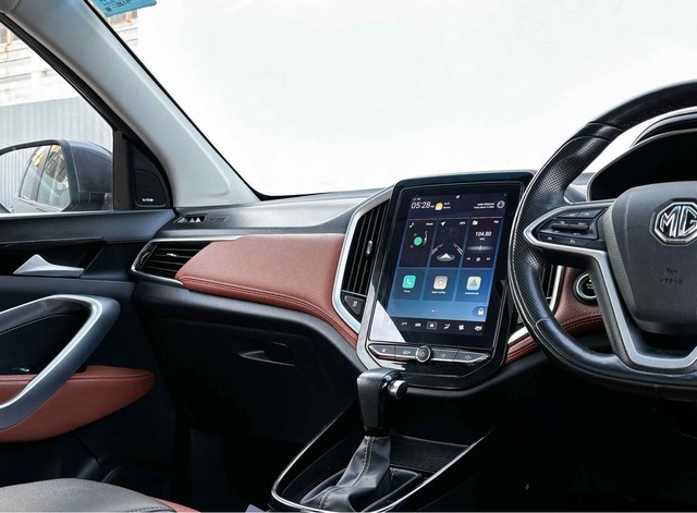 Second-hand 2021 MG Hector Plus Sharp CVT for sale in New Delhi-14