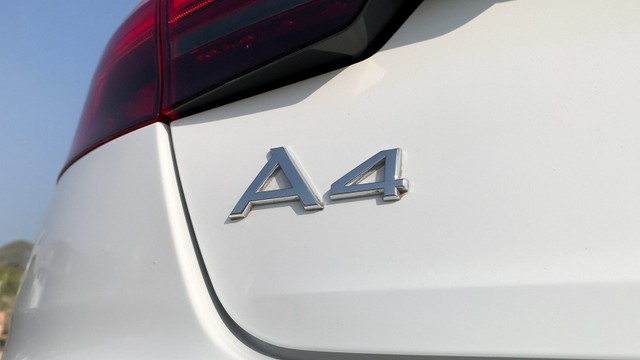 Second-hand 2021 Audi A4 Premium Plus for sale in New Delhi-24