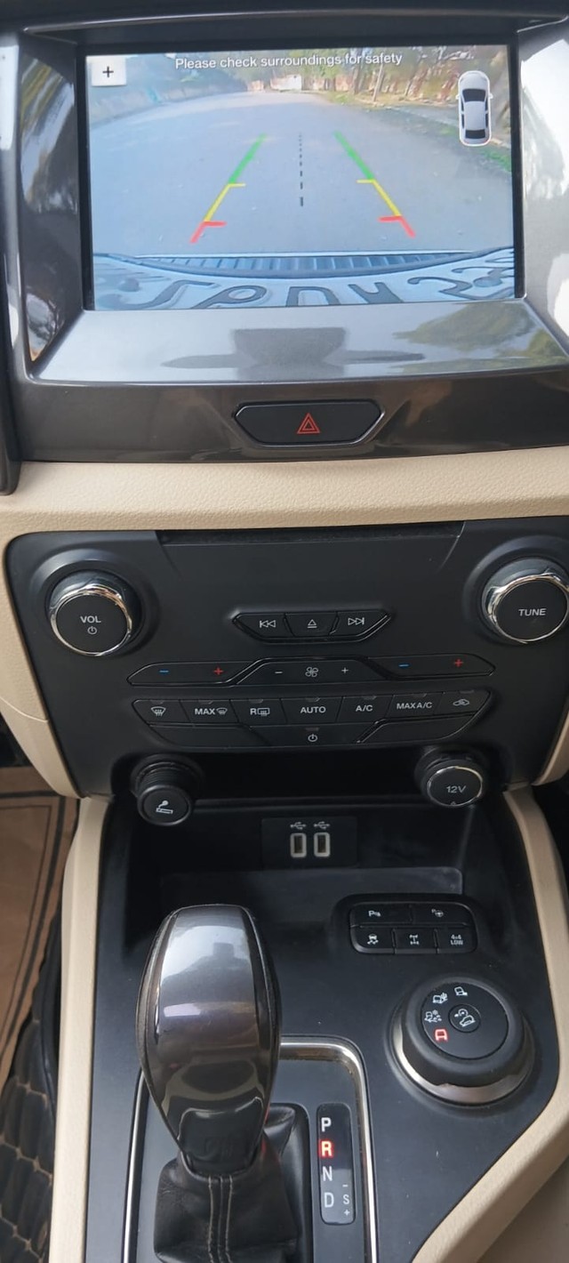 Ford Endeavour 3.2 Titanium AT 4X4 Second-hand 2017 Ford Endeavour 3.2 Titanium AT 4X4 for sale in New Delhi-26