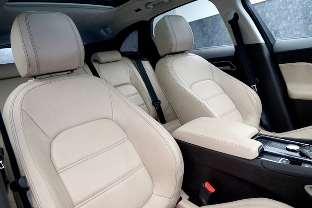 Second-hand 2019 Jaguar F-Pace Prestige 2.0 AWD for sale in New Delhi-14