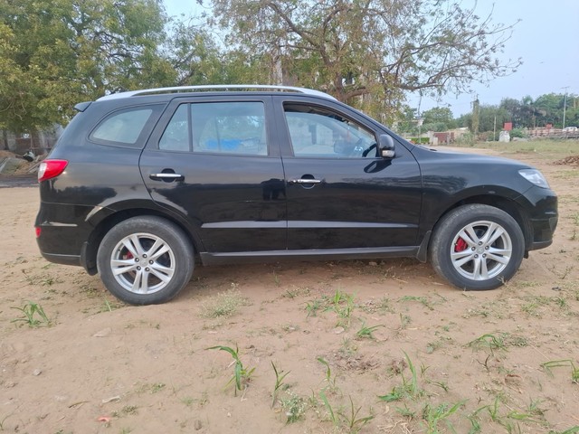 Second-hand 2013 Hyundai Santa Fe 4x4 AT for sale in Vadodara-1