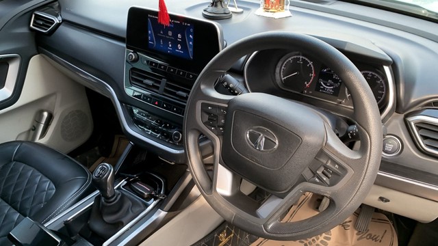 Second-hand 2022 Tata Safari XT Plus BSVI for sale in New Delhi-11