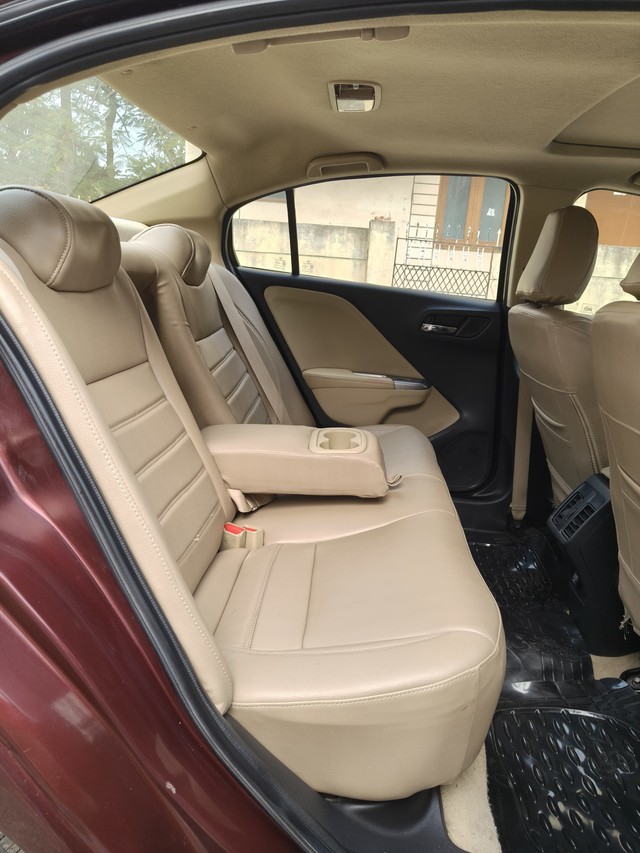 Second-hand 2014 Honda City i VTEC E for sale in Indore-5