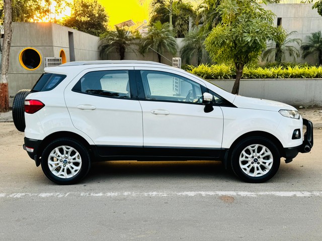 Second-hand 2014 Ford Ecosport 1.5 DV5 MT Titanium for sale in Vadodara-1