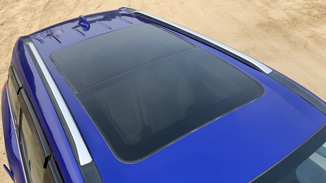 Second-hand 2023 Mahindra XUV700 AX7 7Str AT for sale in New Delhi-32