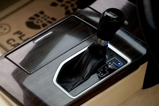 Second-hand 2017 Toyota Camry Hybrid for sale in New Delhi-7