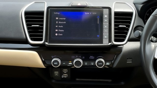 Second-hand 2022 Honda City VX MT for sale in New Delhi-15