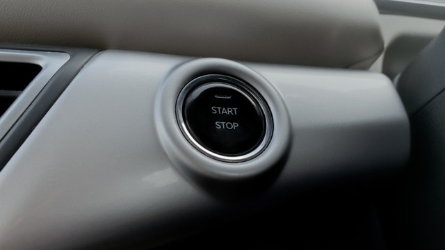 Second-hand 2023 Mahindra XUV700 AX7 7Str AT for sale in New Delhi-18