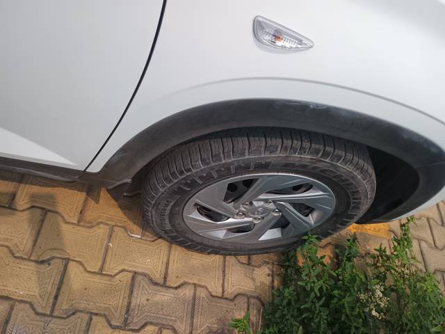 https://images10.gaadi.com/usedcar_image/UP1A.231005.007/original/595979c9-b75e-4f83-ae44-f56edeb3e9e2.jpg?imwidth=6402