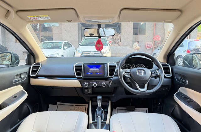 Second-hand 2021 Honda City V CVT for sale in Mumbai-6