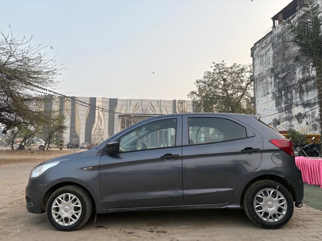 Second-hand 2015 Ford Figo 1.5 Sports Edition MT for sale in New Delhi-3
