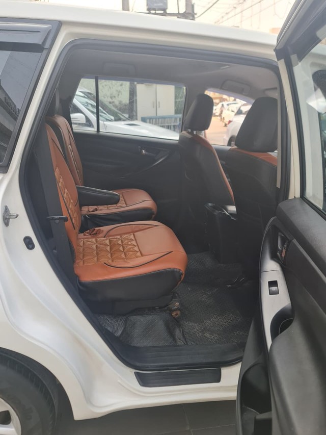 Second-hand 2016 Toyota Innova 2.5 G (Diesel) 7 Seater BS IV for sale in Lucknow-5