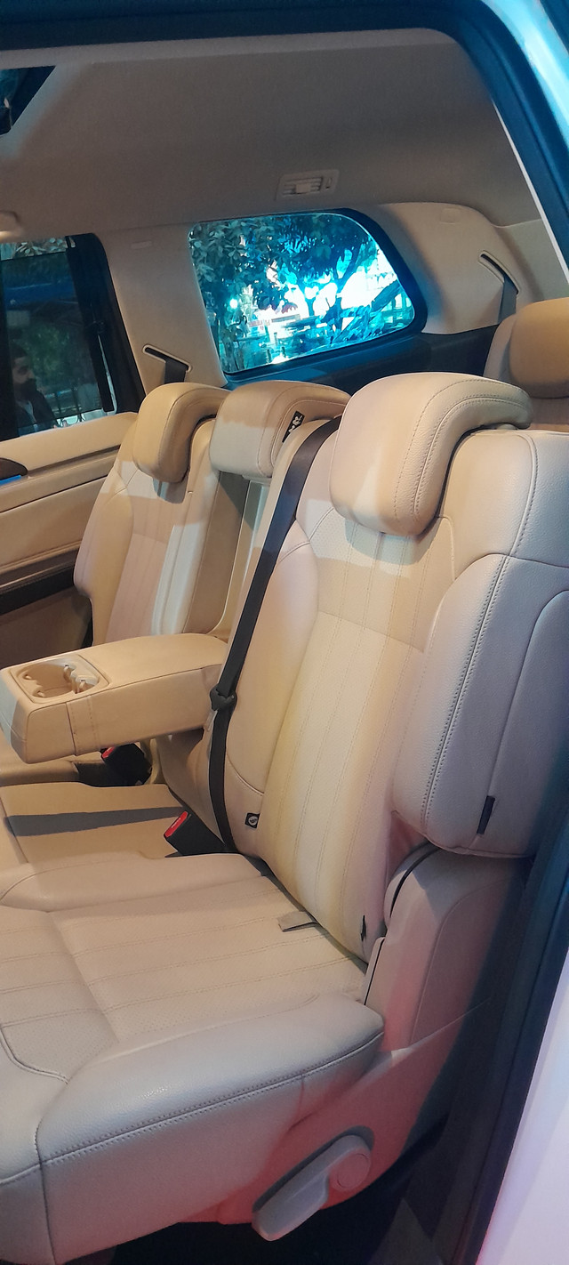 Second-hand 2017 Mercedes-Benz GLS 400 4MATIC for sale in New Delhi-4