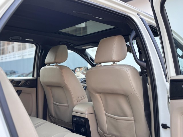 Second-hand 2021 Ford Endeavour Titanium Plus 4X2 AT for sale in New Delhi-24