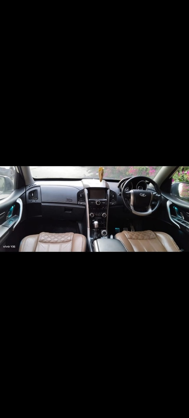 Second-hand 2019 Mahindra XUV500 W11 BSIV for sale in Indore-10