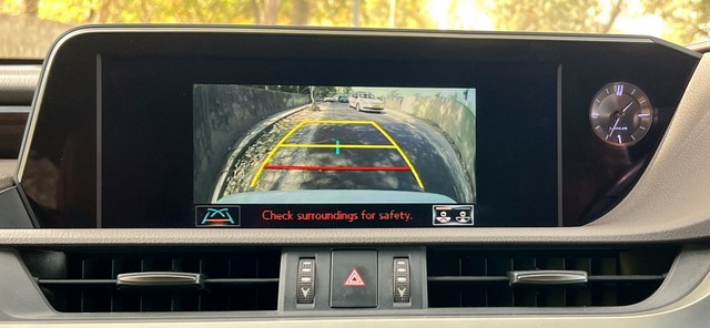 Second-hand 2019 Lexus ES 300h for sale in New Delhi-22