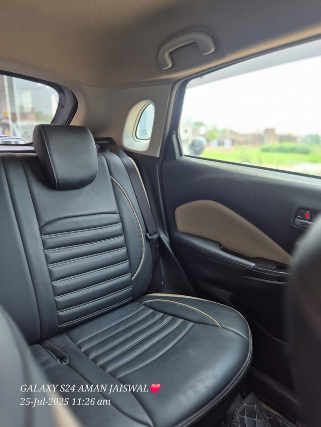 Second-hand 2022 Toyota Glanza V for sale in Chitrakoot-12