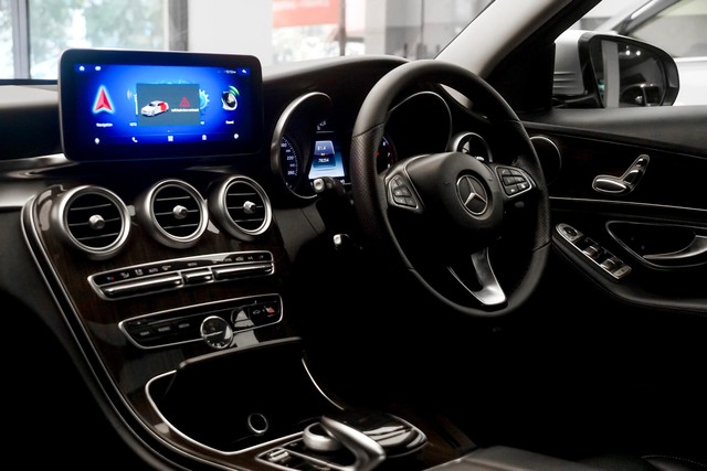 Second-hand 2015 Mercedes-Benz C-Class C 200 AVANTGARDE for sale in New Delhi-14