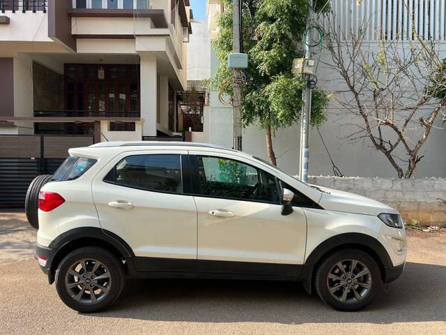 https://images10.gaadi.com/usedcar_image/UP1A.231005.007/original/6ebd68d3-b669-4475-94fa-e9b557c48c1b.jpg?imwidth=6401