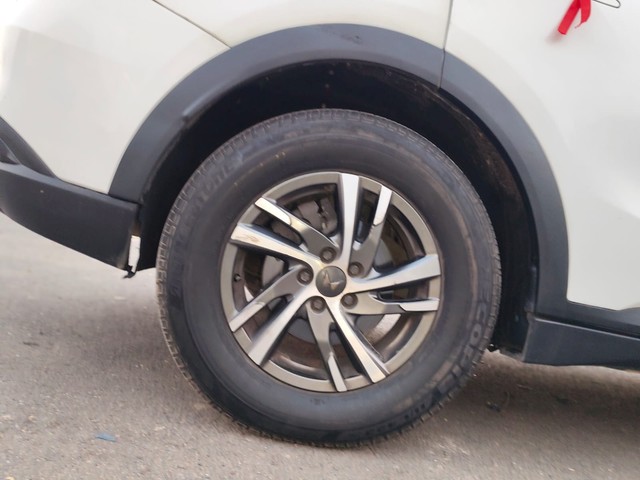 Second-hand 2023 Mahindra XUV700 AX5 7 Str Diesel AT for sale in New Delhi-6