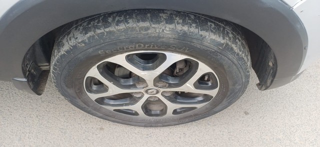 Second-hand 2017 Renault Captur 1.5 Diesel RXT for sale in Indore-8