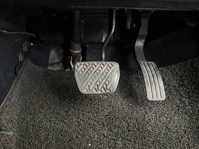 Second-hand 2017 Renault Duster Petrol RXS CVT for sale in Bangalore-5