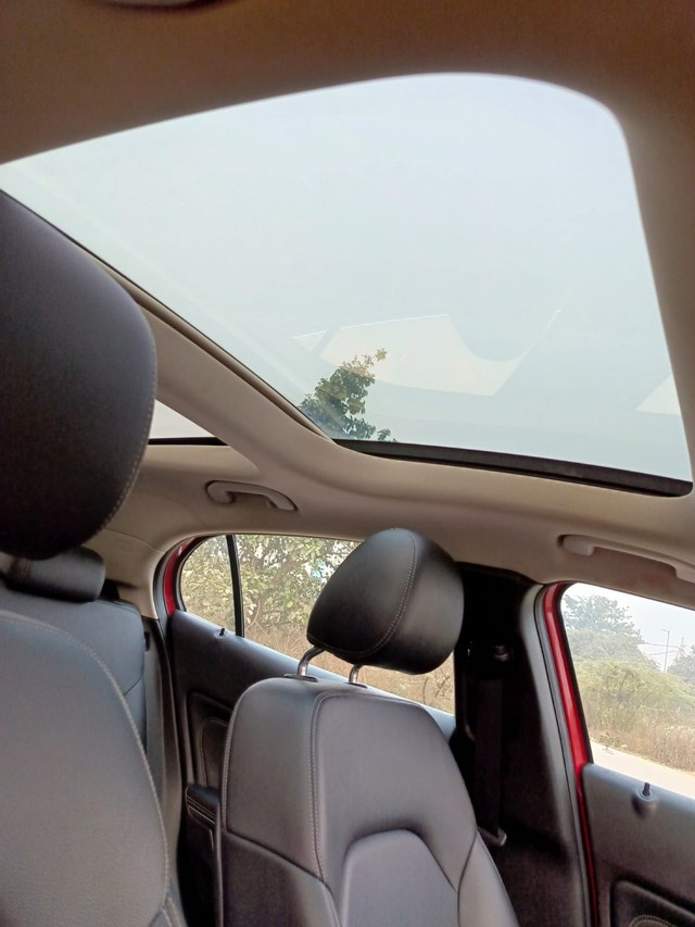 Second-hand 2019 Mercedes-Benz GLA Class 200 Sport for sale in New Delhi-9