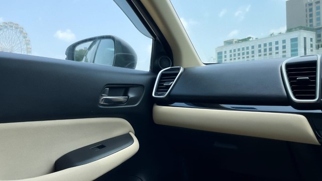 Second-hand 2022 Honda City VX MT for sale in New Delhi-22