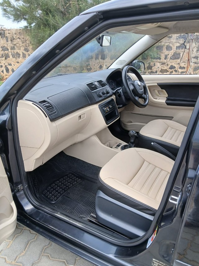 Second-hand 2011 Skoda Fabia 1.2 MPI Ambiente Petrol for sale in Chennai-12