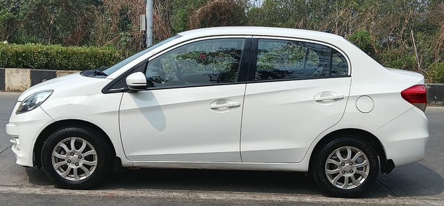 Second-hand 2016 Honda Amaze VX i-VTEC for sale in Mumbai-3