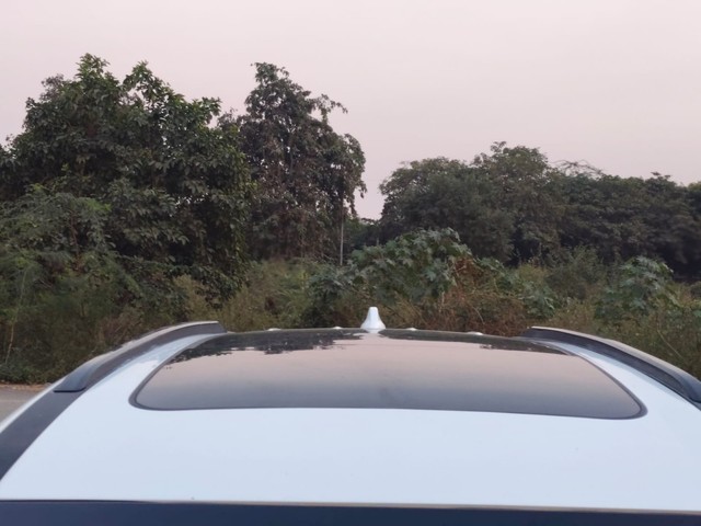 Second-hand 2023 Mahindra XUV700 AX5 7 Str Diesel AT for sale in New Delhi-17