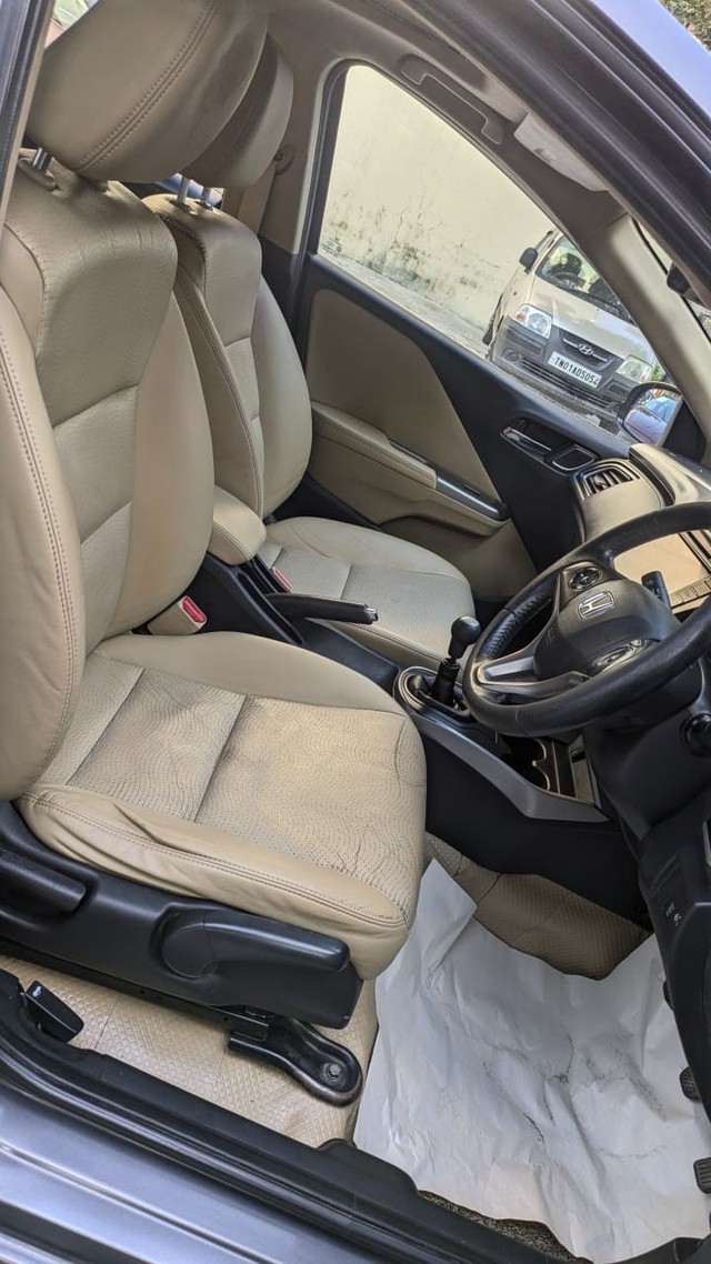 Second-hand 2017 Honda City i VTEC VX for sale in Chennai-15