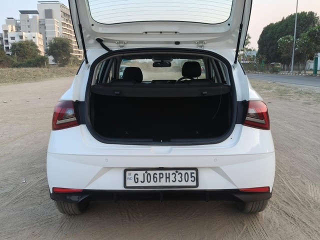 Second-hand 2022 Hyundai i20 Sportz BSVI for sale in Vadodara-13