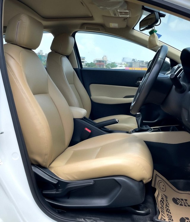 Second-hand 2022 Honda City VX MT for sale in New Delhi-4