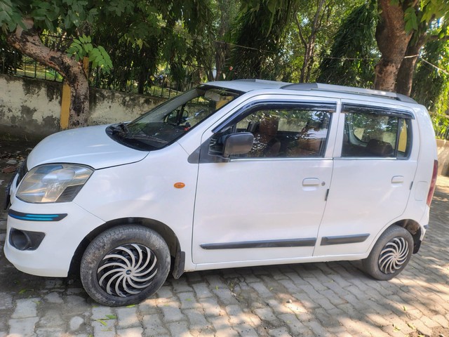 Second-hand 2016 Maruti Suzuki Wagon R LXI BS IV for sale in Meerut-5