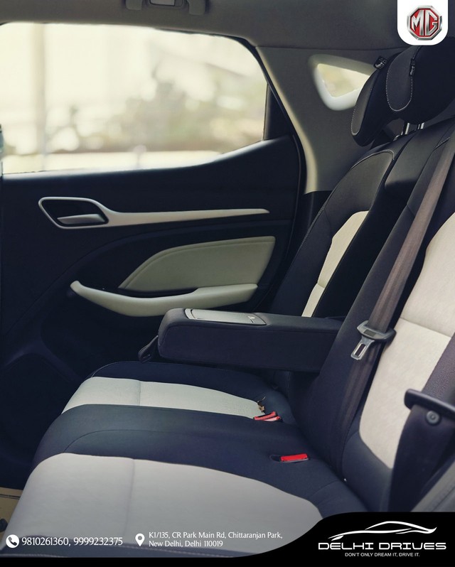 Second-hand 2023 MG Astor Smart CVT for sale in New Delhi-7