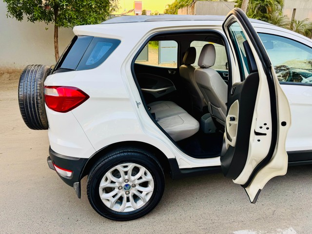 Second-hand 2014 Ford Ecosport 1.5 DV5 MT Titanium for sale in Vadodara-11