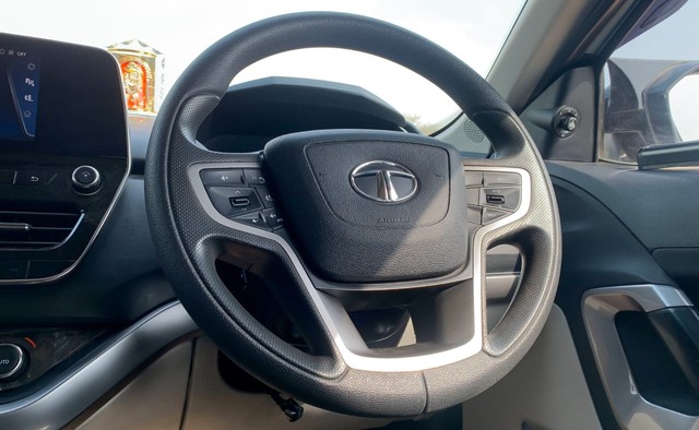 Second-hand 2022 Tata Safari XT Plus BSVI for sale in New Delhi-16