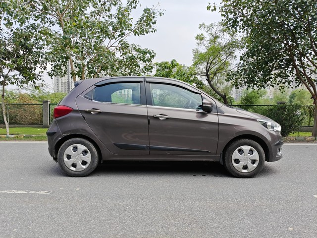 Tata Tiago 1.2 Revotron XZ Second-hand 2017 Tata Tiago 1.2 Revotron XZ for sale in Noida-1