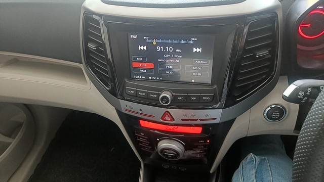 Mahindra XUV300 W8 Diesel Second-hand 2023 Mahindra XUV300 W8 Diesel for sale in Lucknow-5