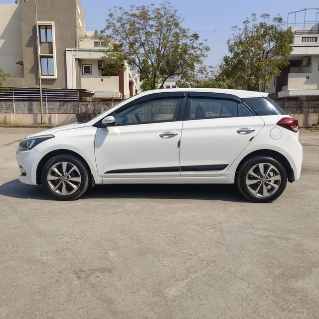 Second-hand 2016 Hyundai i20 Asta Option 1.4 CRDi for sale in Mehsana-2