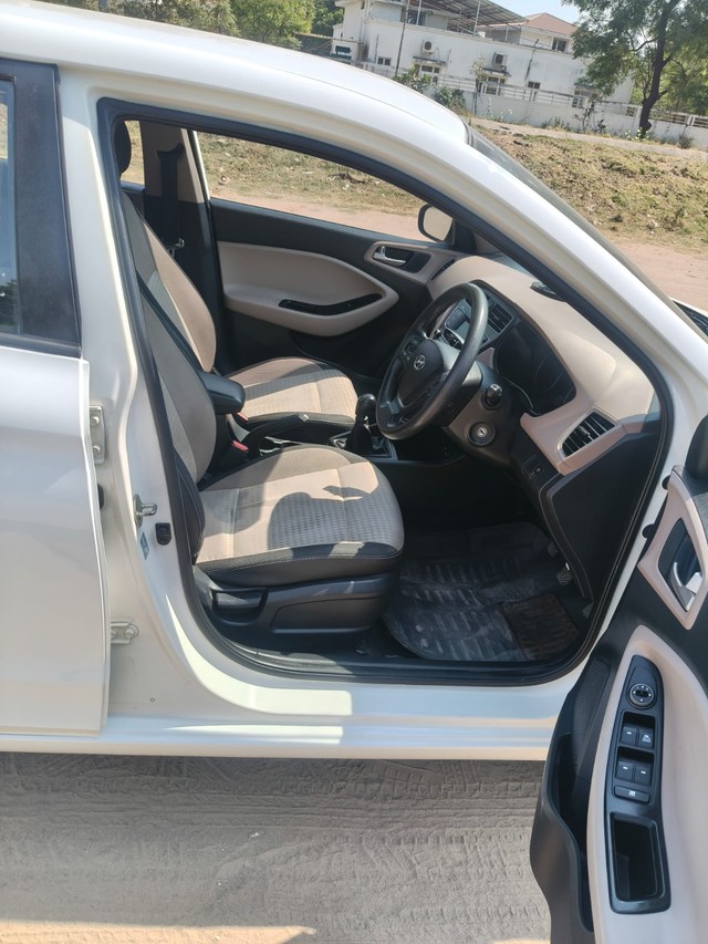 Second-hand 2019 Hyundai i20 Magna Plus BSIV for sale in Vadodara-11