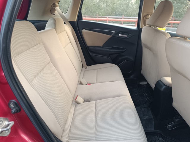 Second-hand 2018 Honda Jazz VX CVT for sale in New Delhi-14