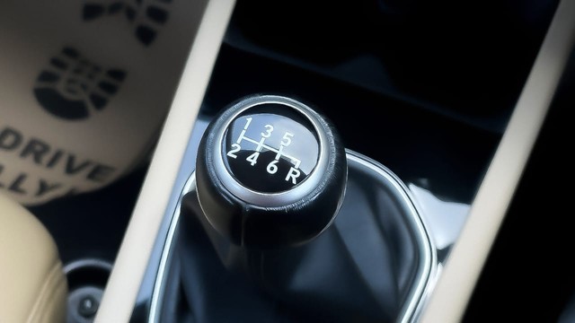 Second-hand 2022 Honda City VX MT for sale in New Delhi-24