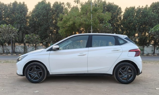 Second-hand 2022 Hyundai i20 Sportz BSVI for sale in Vadodara-3